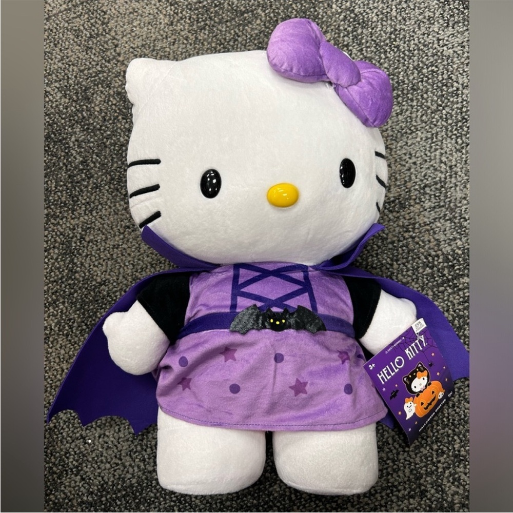 Hello Kitty Halloween Vampire Greeter - Picture 1 of 4
